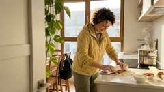 Hanum: jeden rulon, soczysty farsz i parowanie zamiast lepienia — domowy obiad z efektem „wow”