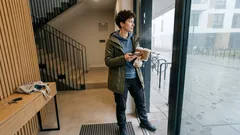 Psychologia relacji: kiedy łączy was już tylko lojalność — sygnały ukryte w codzienności