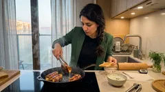 Rurki z chleba tostowego z serem i boczkiem: szybka przekąska, która ratuje wieczór