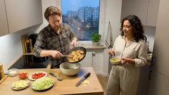 Sałatka à la cezar z kapustą pekińską i kurczakiem – chrupiący hit na wiosnę