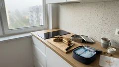 Klubowy sandwicz do pracy w 15 minut: 3 warianty i trik, by nie rozmiękł