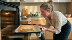 Robię ją w 15 minut – chrupiąca pizza z cienkiego lawasza bez wyrabiania ciasta