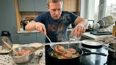 Te kotlety mielone zawsze wychodzą soczyste – trik z płatkami owsianymi i mlekiem