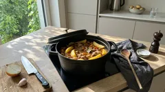 Duszone ziemniaki z mięsem bez papki: prosty trik, który zawsze działa