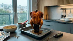 Kurczak na piwie w pionie: chrupiąca skórka i soczyste mięso krok po kroku