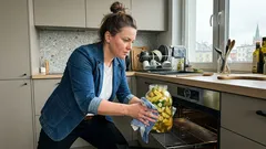 Ziemniaki pieczone w słoiku: prosty trik na aromatyczny dodatek do obiadu