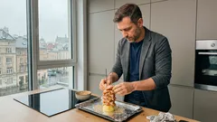 Domowa shawarma z piekarnika bez rożna: trik z „piramidą” na szpadkach