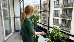 Balkon 2026: zieleń w pionie i więcej miejsca. Jak ogarnąć mały metraż