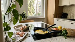 Jajecznica jak z restauracji: jeden prosty trik i 10 dodatków, które robią różnicę