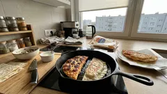 Leniwe czebureki z lawasza: szybka kolacja z farszem mięsnym w 15 minut